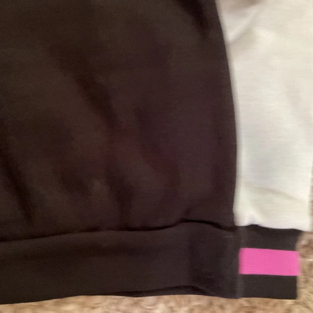 Barbie Kids Black White Colorblock Graphic Sweatshirt Pink Sunglasses Size S